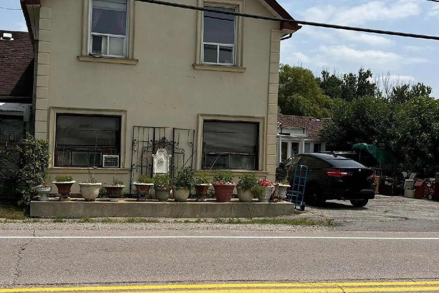 10953 Jane Street photo 3