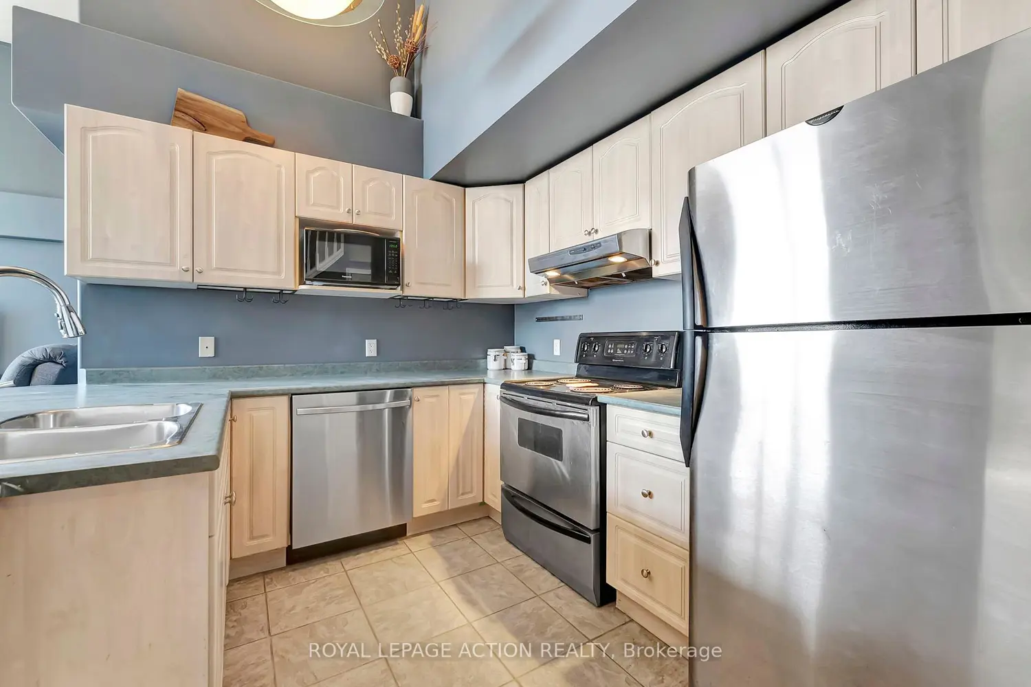 Additional image 4 of 111 Grey Street 212