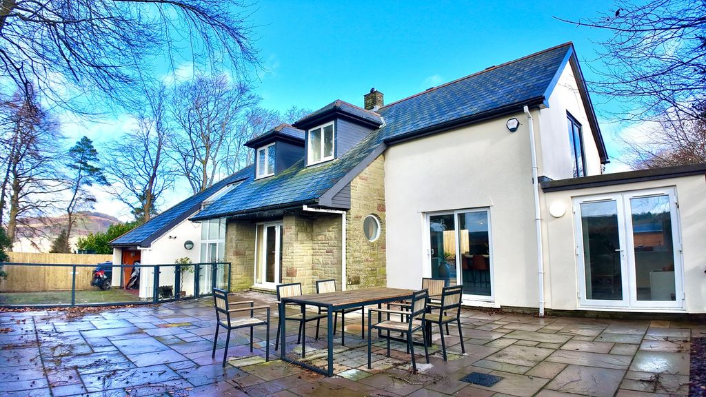 5 bed detached house for saleDarren Ddu Road, Ynysybwl CF37