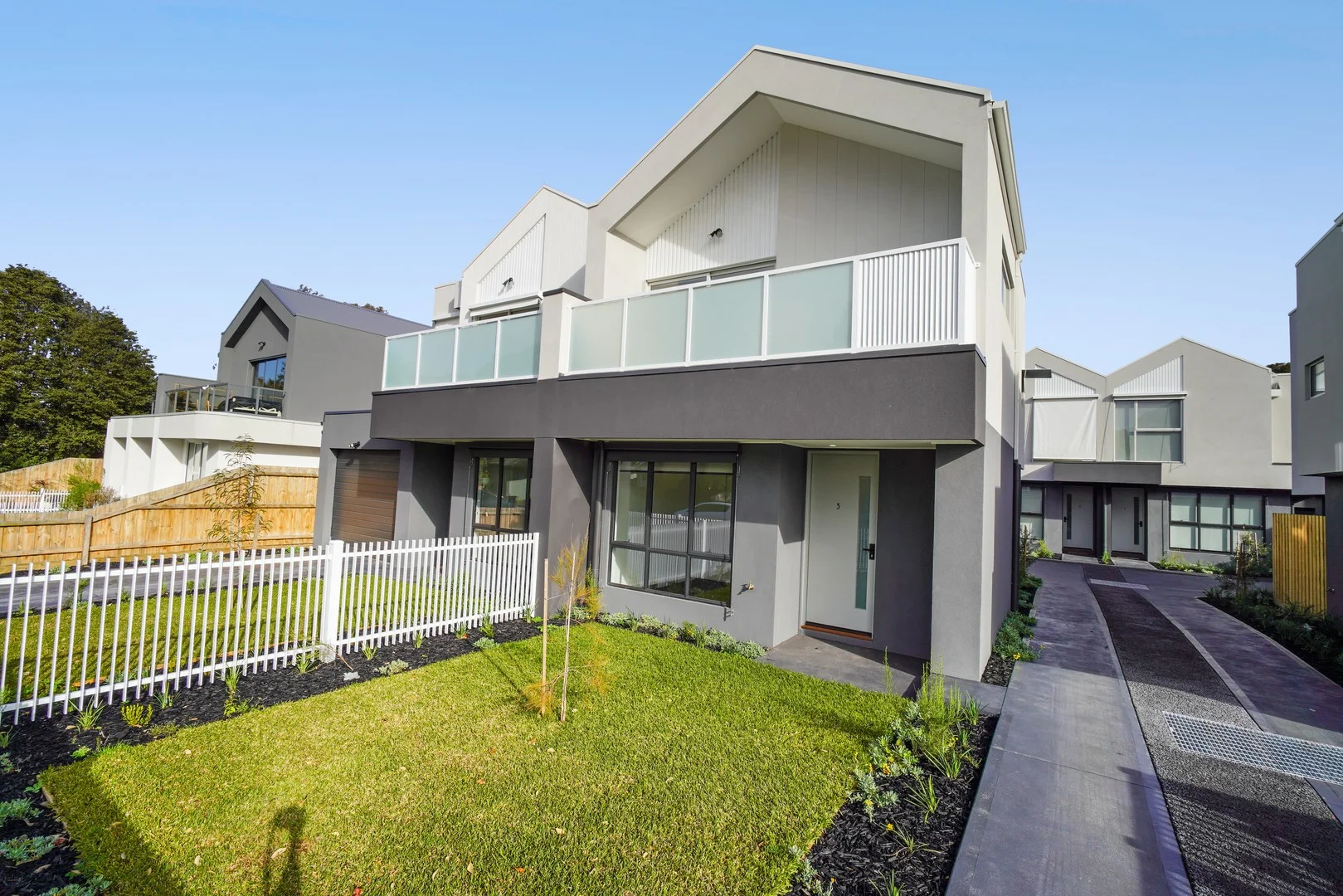 3/9 Leyte Parade, Heidelberg West VIC 3081