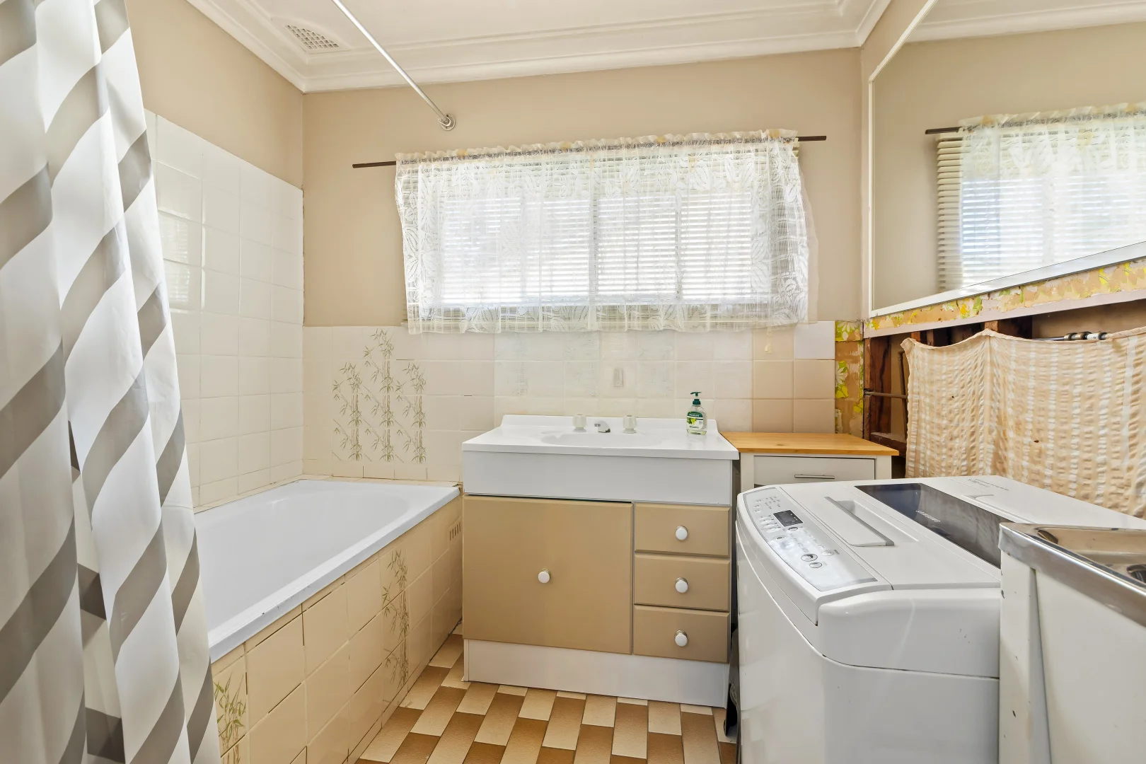 Additional image 8 of 12 Greenway Avenue, Mannering Park NSW 2259