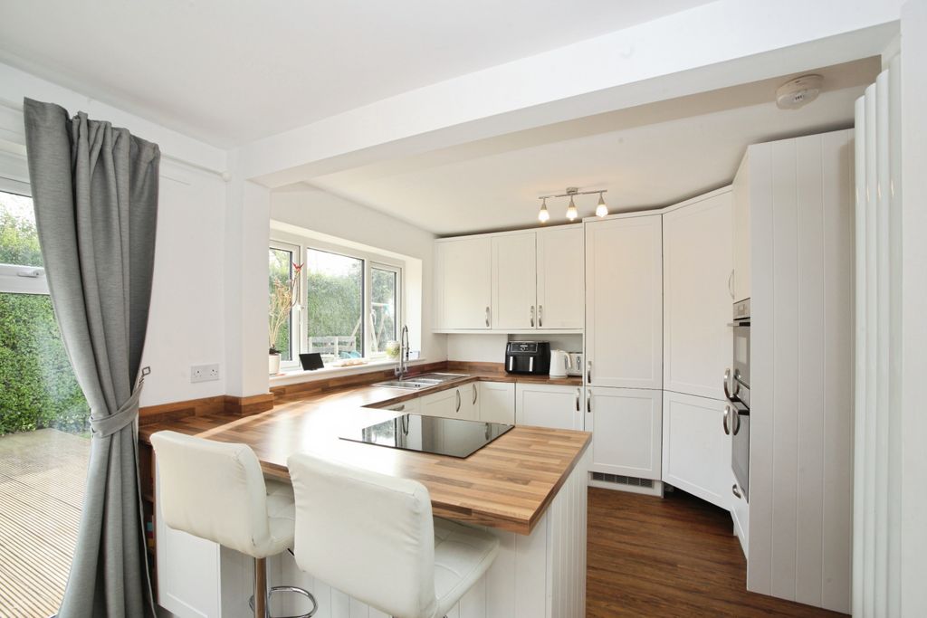 Additional image 10 of 3 bed semi-detached house for saleRogiet Road, Caldicot NP26