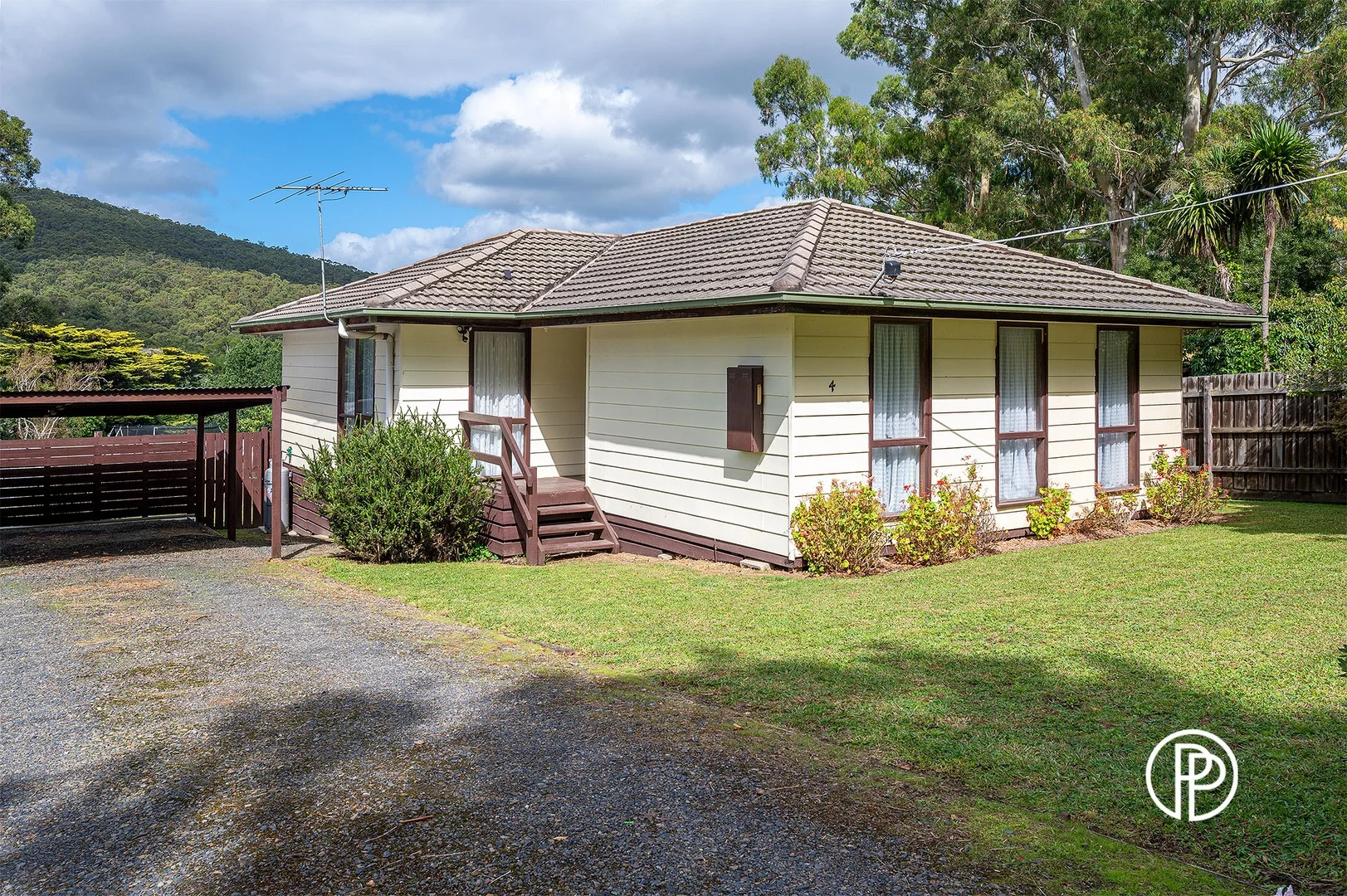 4 Carroll Avenue, Millgrove VIC 3799
