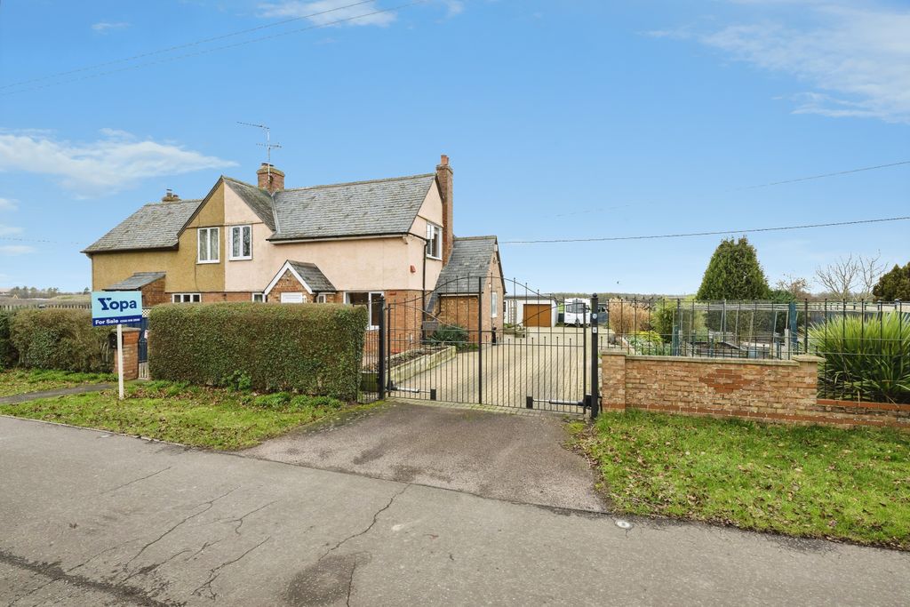 Additional image 2 of 4 bed semi-detached house for saleNewmarket Road, Teversham, Cambridge CB1