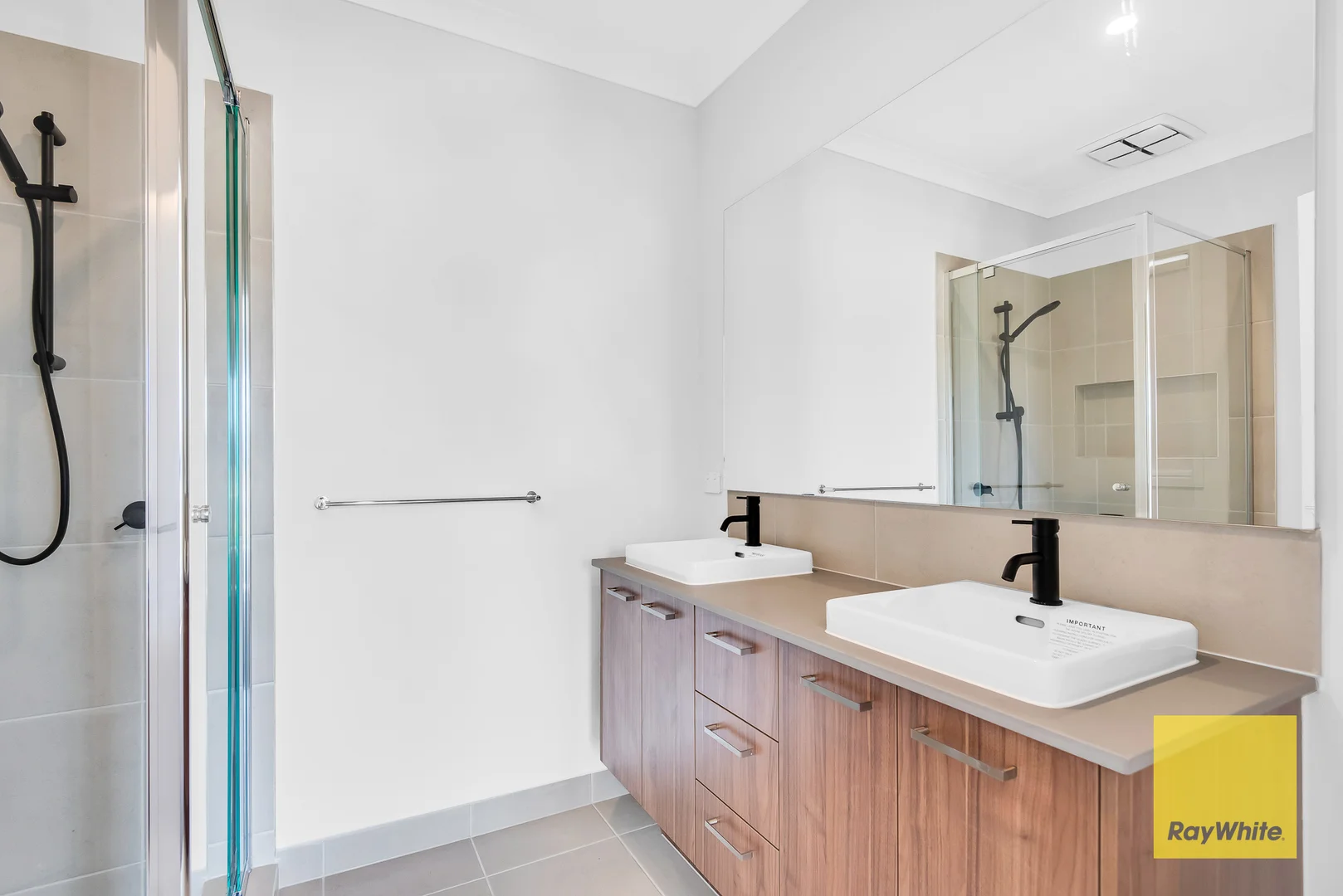 109 MEDALLION BOULEVARD, Tarneit VIC 3029 photo 3