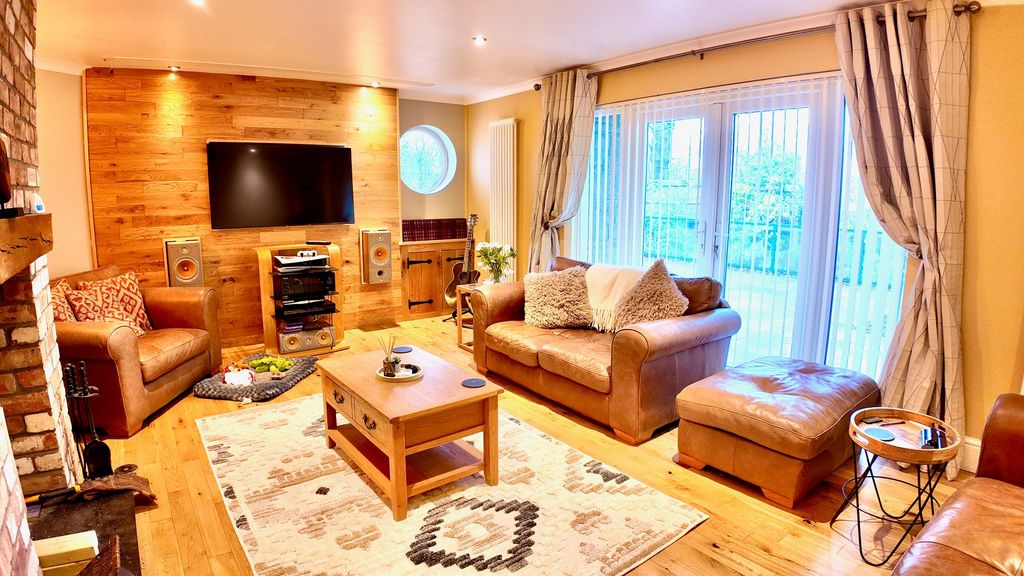 Additional image 2 of 5 bed detached house for saleDarren Ddu Road, Ynysybwl CF37