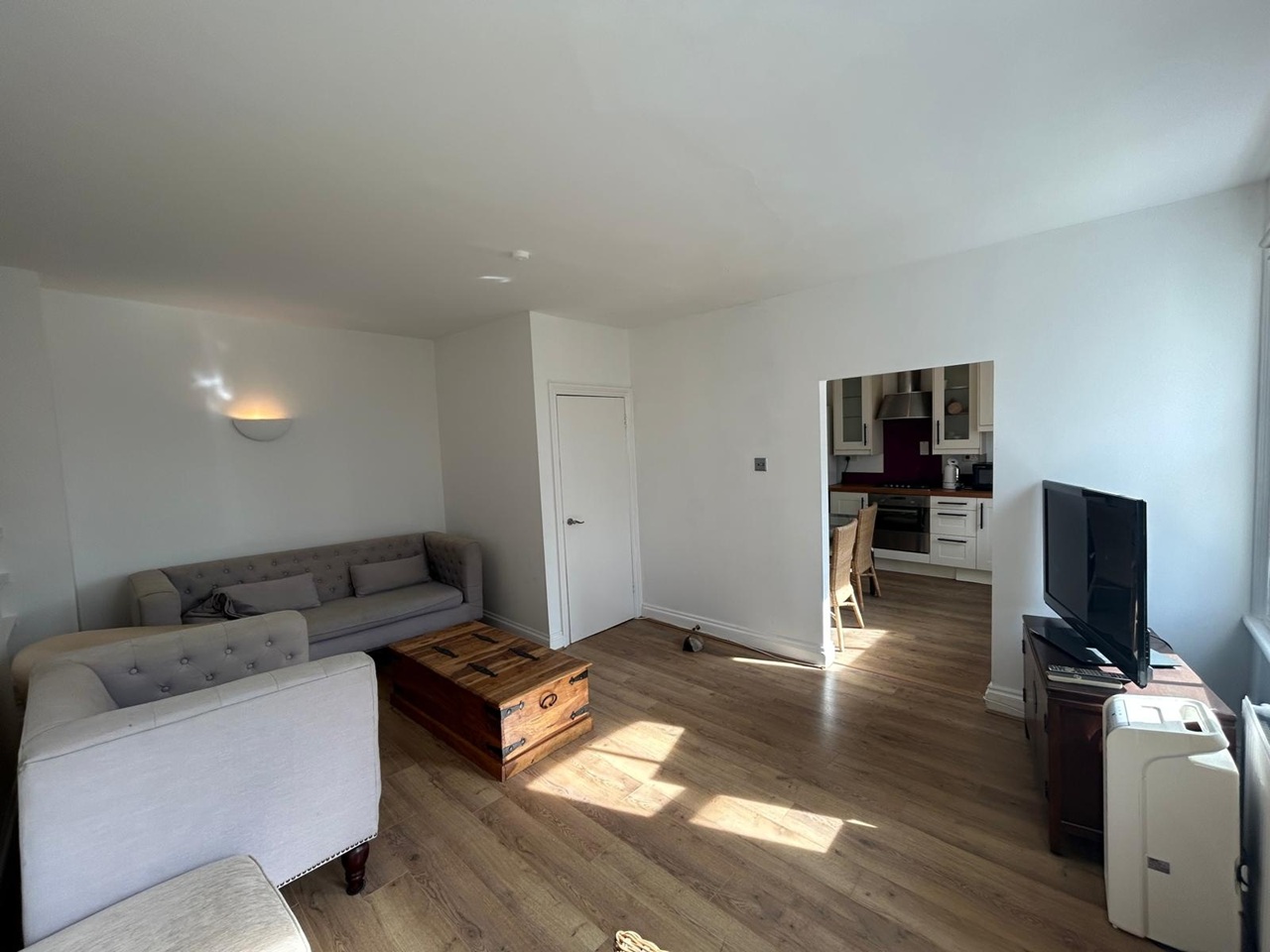 2 Bed Flat, Warwick Road, SW5, N1 7GU photo 4