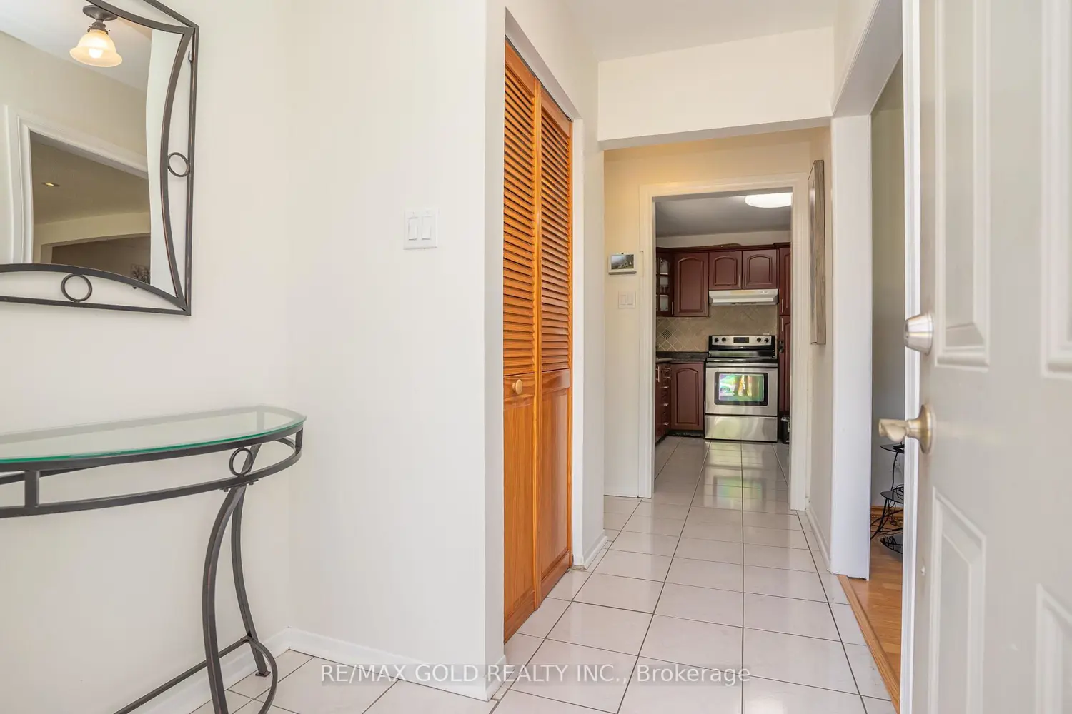 51 Davenport Crescent photo 3