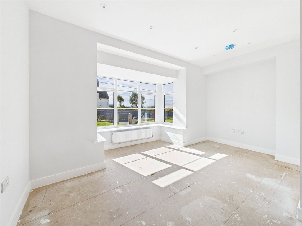 2 bed flat for saleKillerton Road, Bude, Cornwall EX23 photo 2