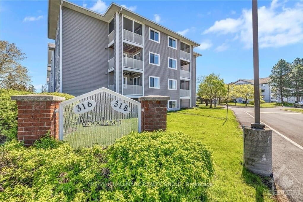 316 Lorry Greenberg Dr, Hunt Club - South Keys And Area, K1T 3J6