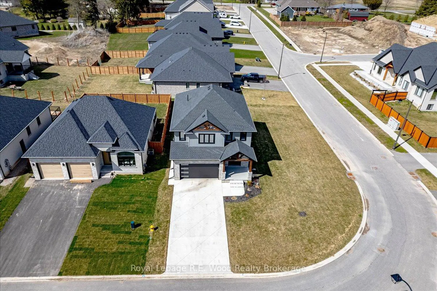 Additional image 17 of 39 Herb Street