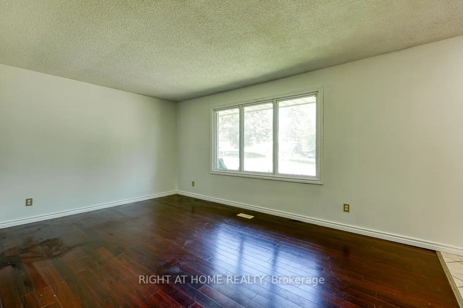 751 Boyle Drive photo 3