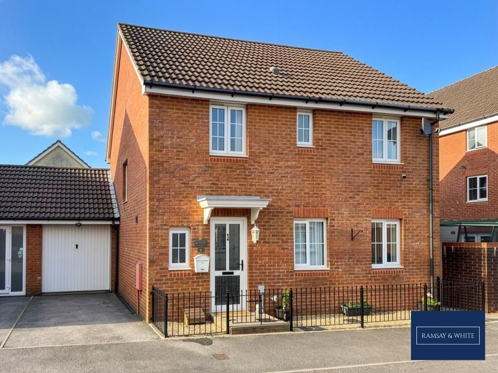 4 bed link detached house for salePenderyn Close, Merthyr Tydfil CF48