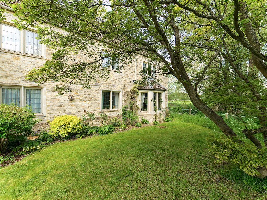 Additional image 4 of 2 bed flat for salePrebendal Court, Station Road, Shipton-Under-Wychwood, Chipping Norton OX7