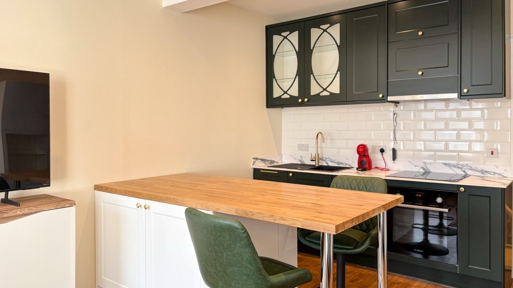 3 Bed Flat, Cromwell Road, SW7, N1 7GU photo 5