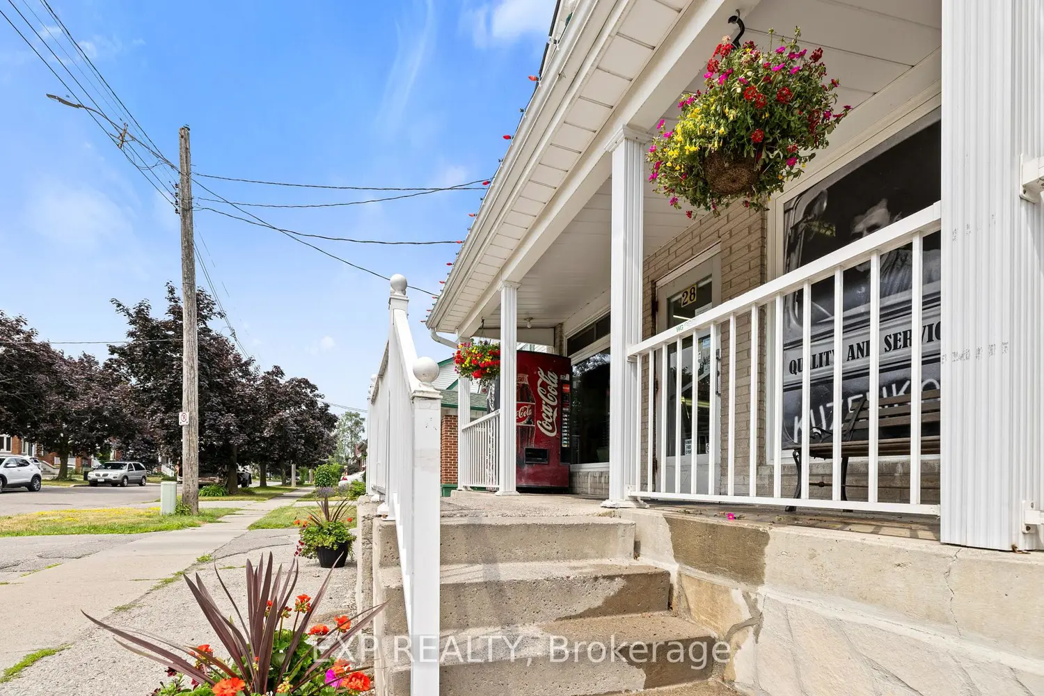 28 Buckingham Avenue photo 2