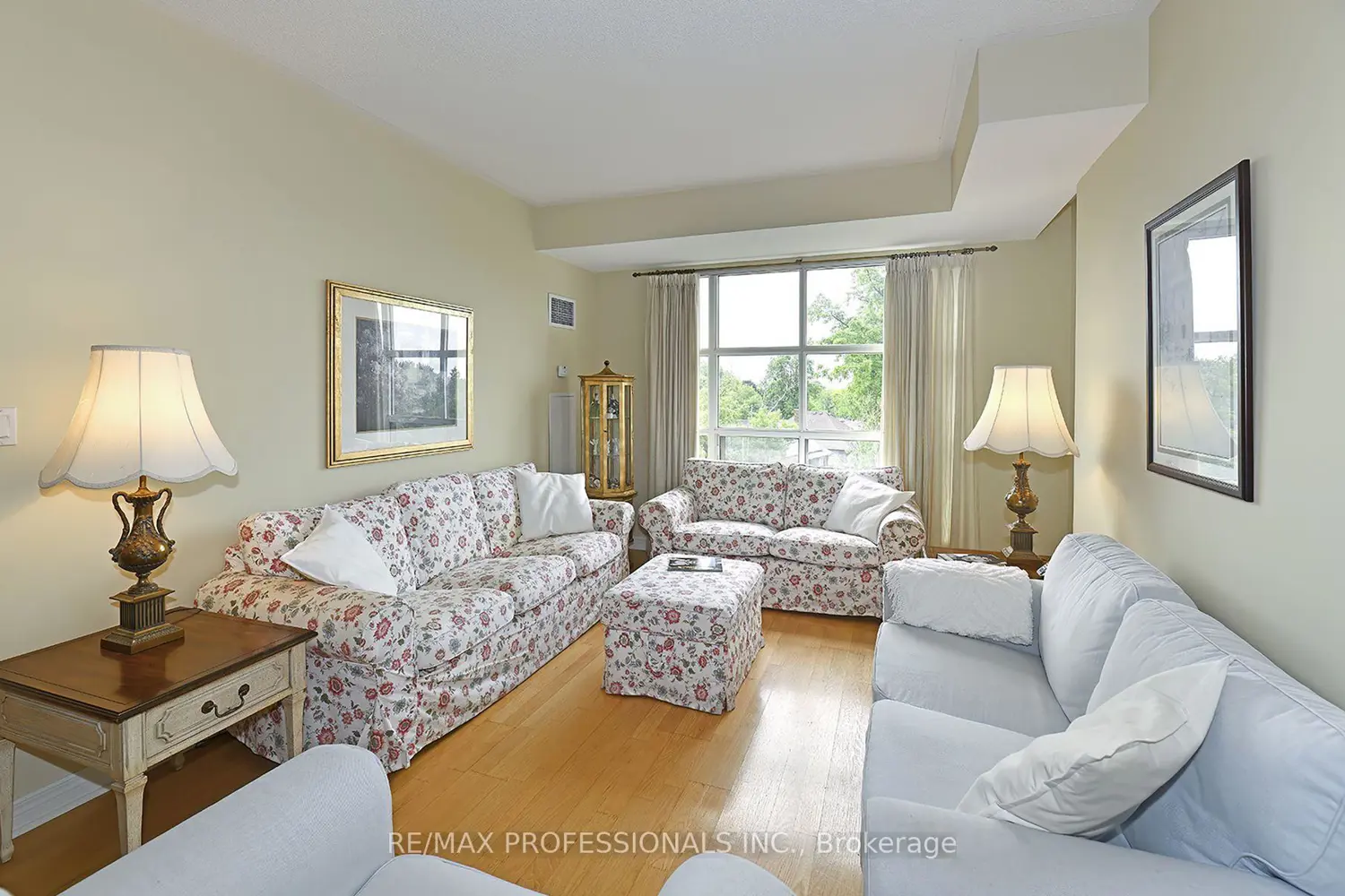 3085 Bloor Street 504
