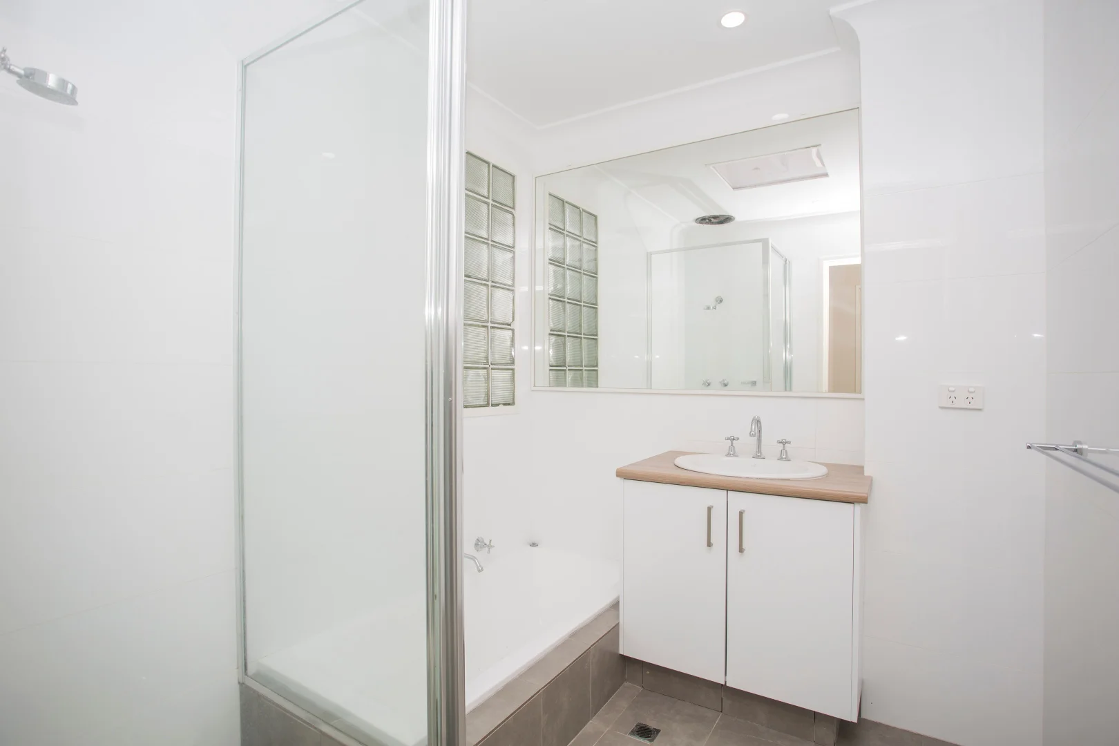 Additional image 3 of 12 Connell Way, Girrawheen WA 6064