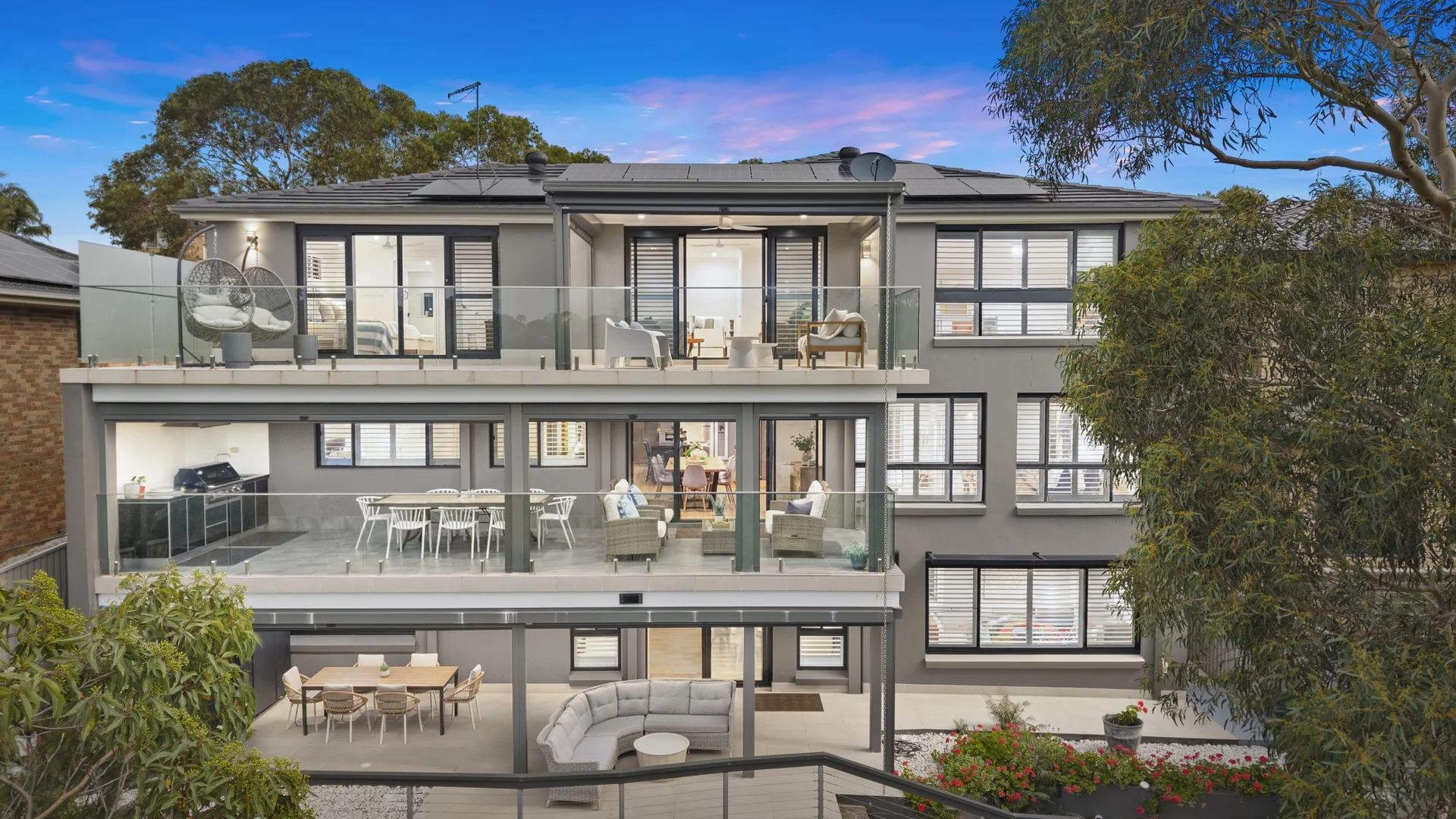 8 The Outlook, Hornsby Heights NSW 2077