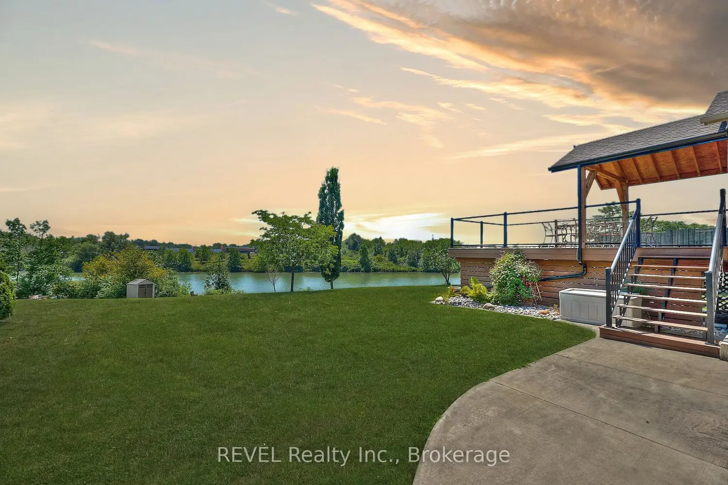 118 Colbeck Drive photo 2