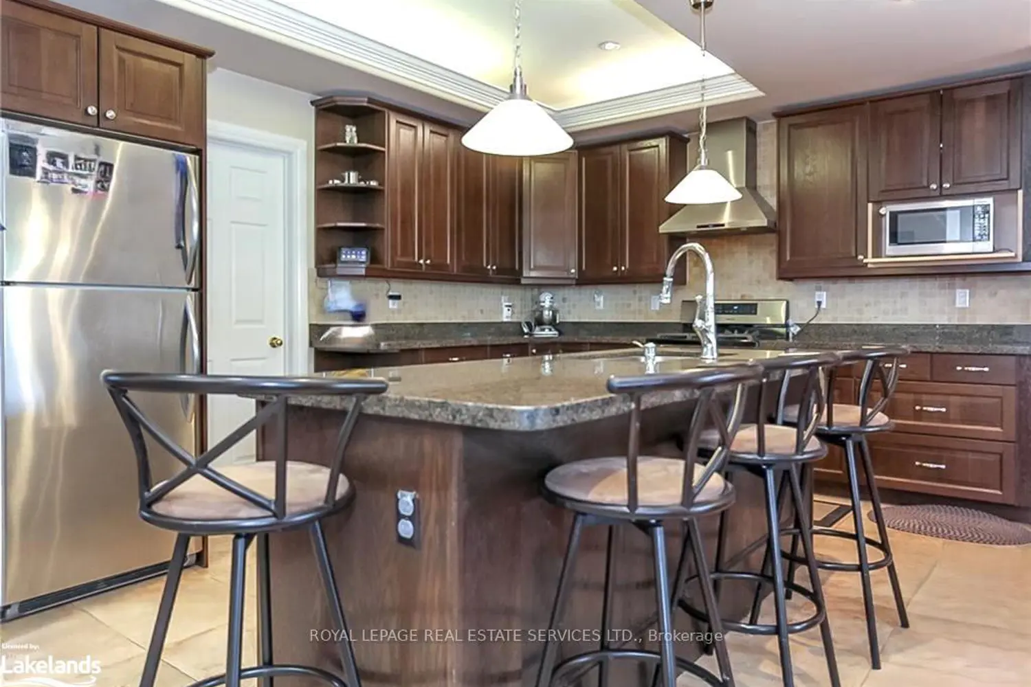 16 Wasaga Sands Drive photo 5