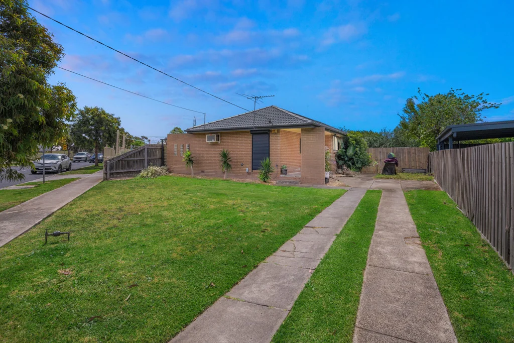 6 Phyllis Parade, Deer Park VIC 3023