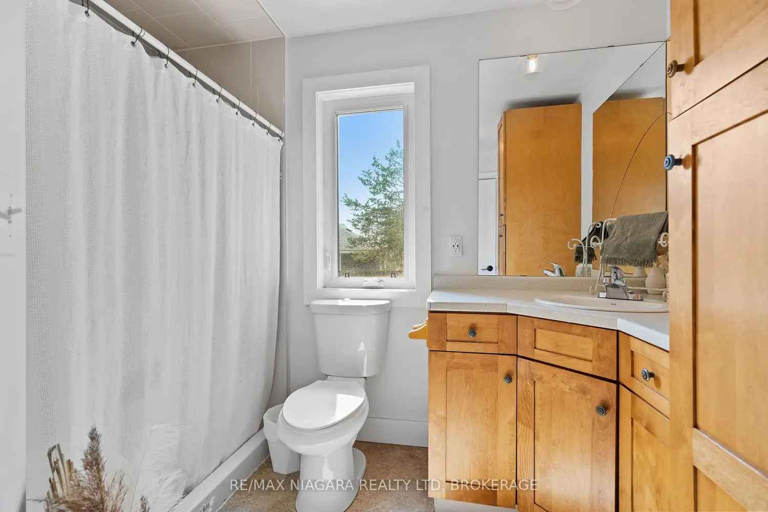Additional image 9 of 11748 Summerland Avenue