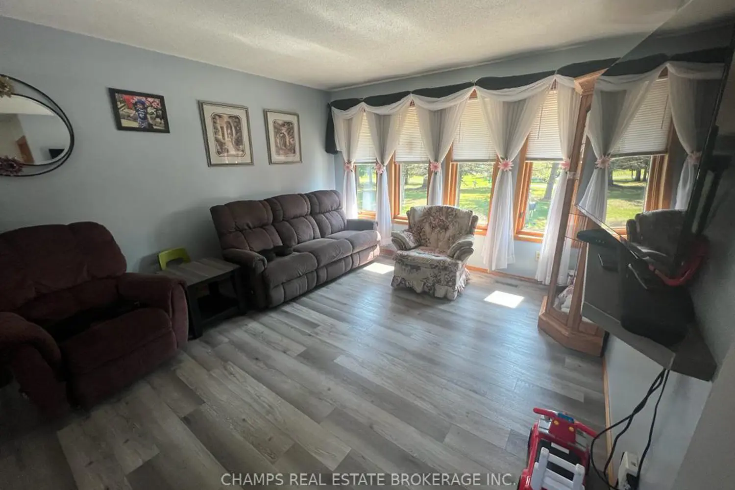 2528 Dawson Road photo 5