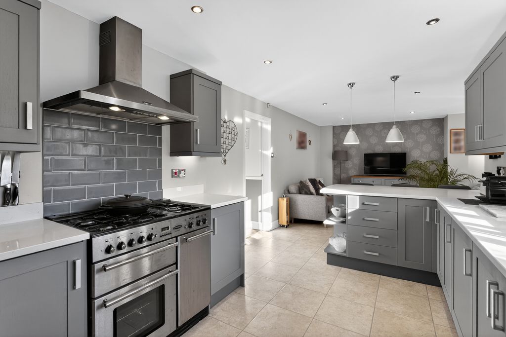 5 bed detached house for saleMartin Close, Oakham LE15