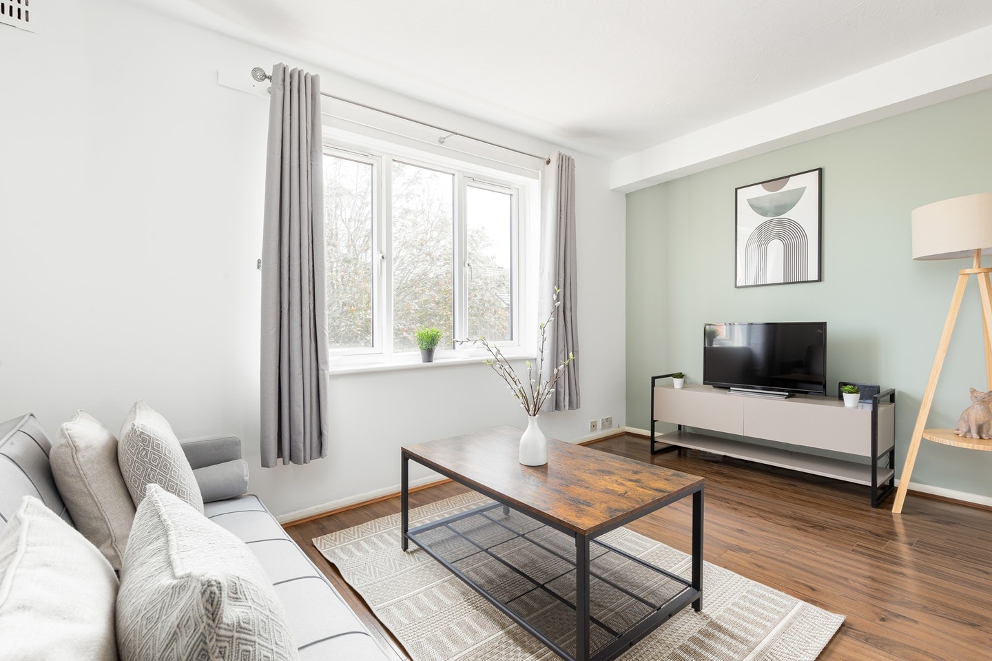 1 Bed Flat, Goodwin Close, SE16, N1 7GU photo 2