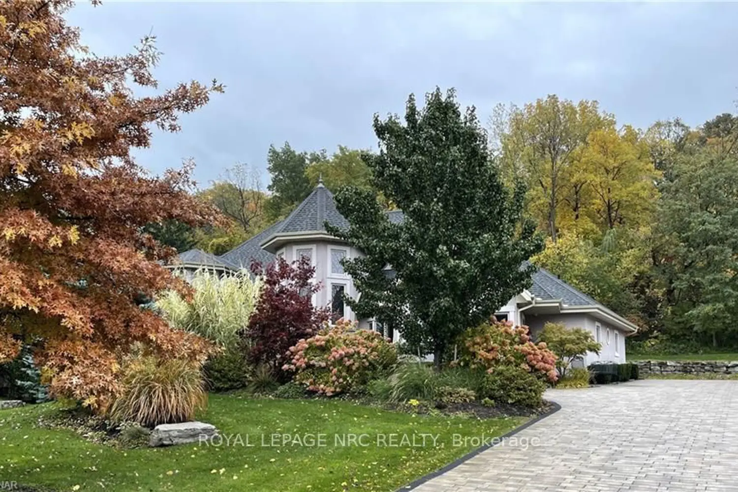 8 David Lowrey Court
