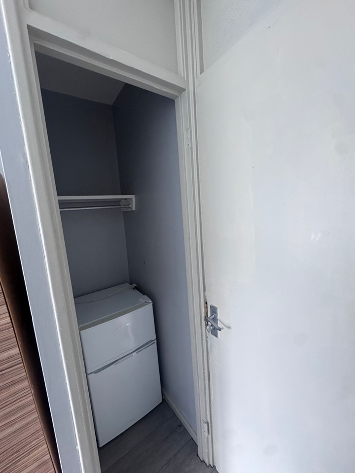 Room in a Shared House, Clark St, E1, N1 7GU photo 3