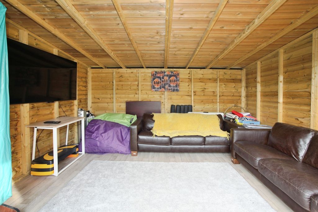 Additional image 17 of 3 bed semi-detached house for saleRogiet Road, Caldicot NP26