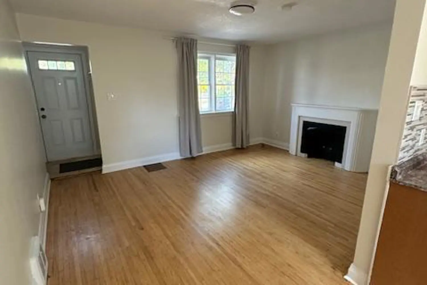 227 Sheppard Avenue photo 2