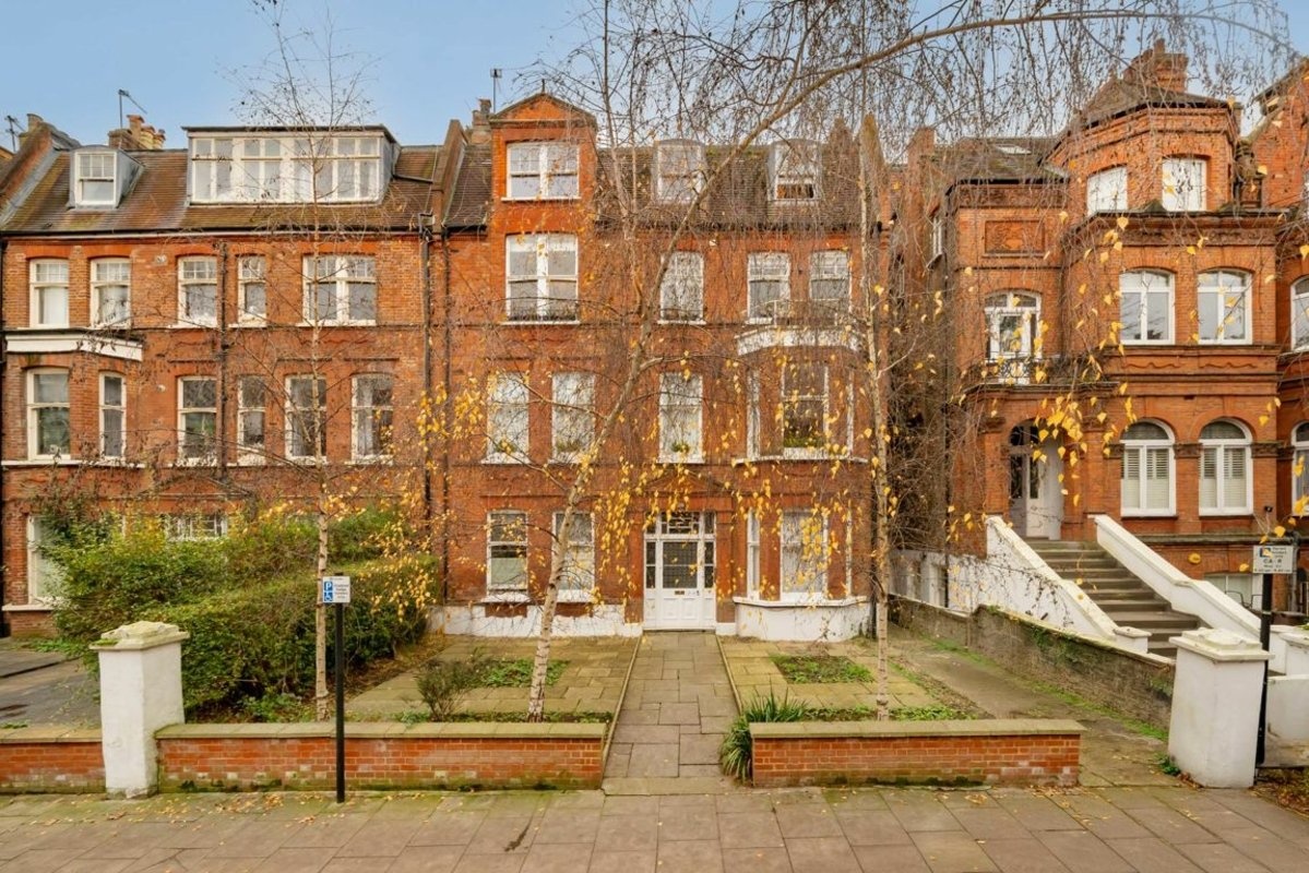 2 Bed Flat, Greencroft Gardens, NW6, N1 7GU photo 2
