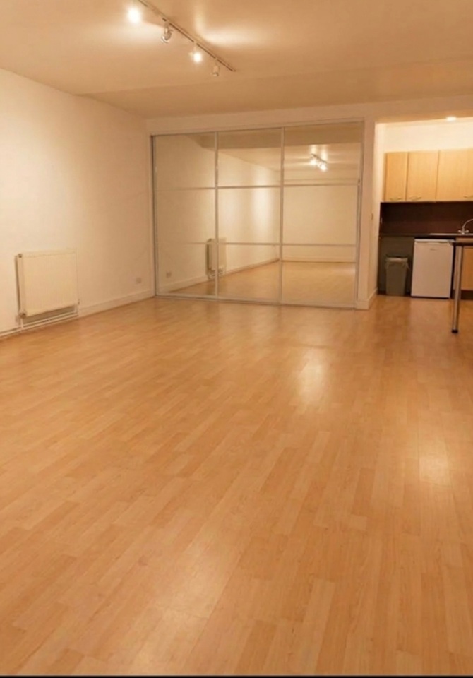 Additional image 20 of 2 Bed Flat, Plantation Wharf, SW11, N1 7GU