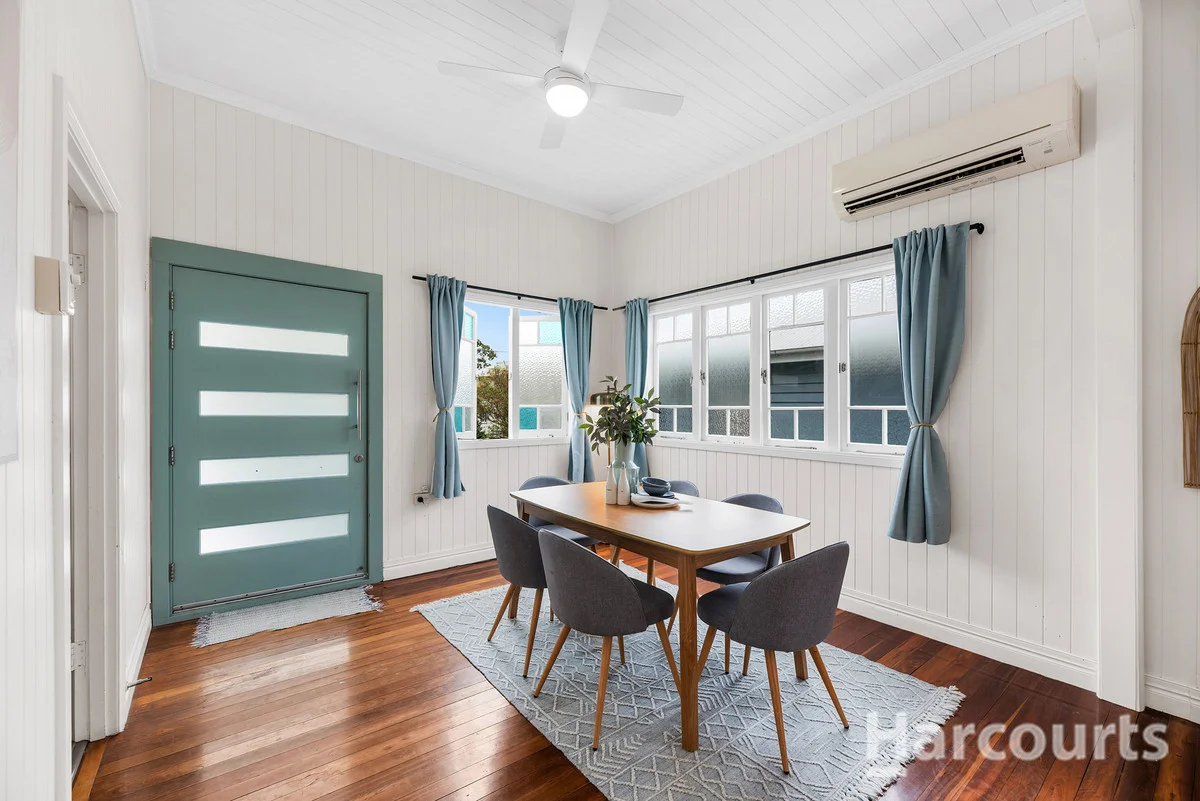 28 Barton Street, Sandgate QLD 4017 photo 2