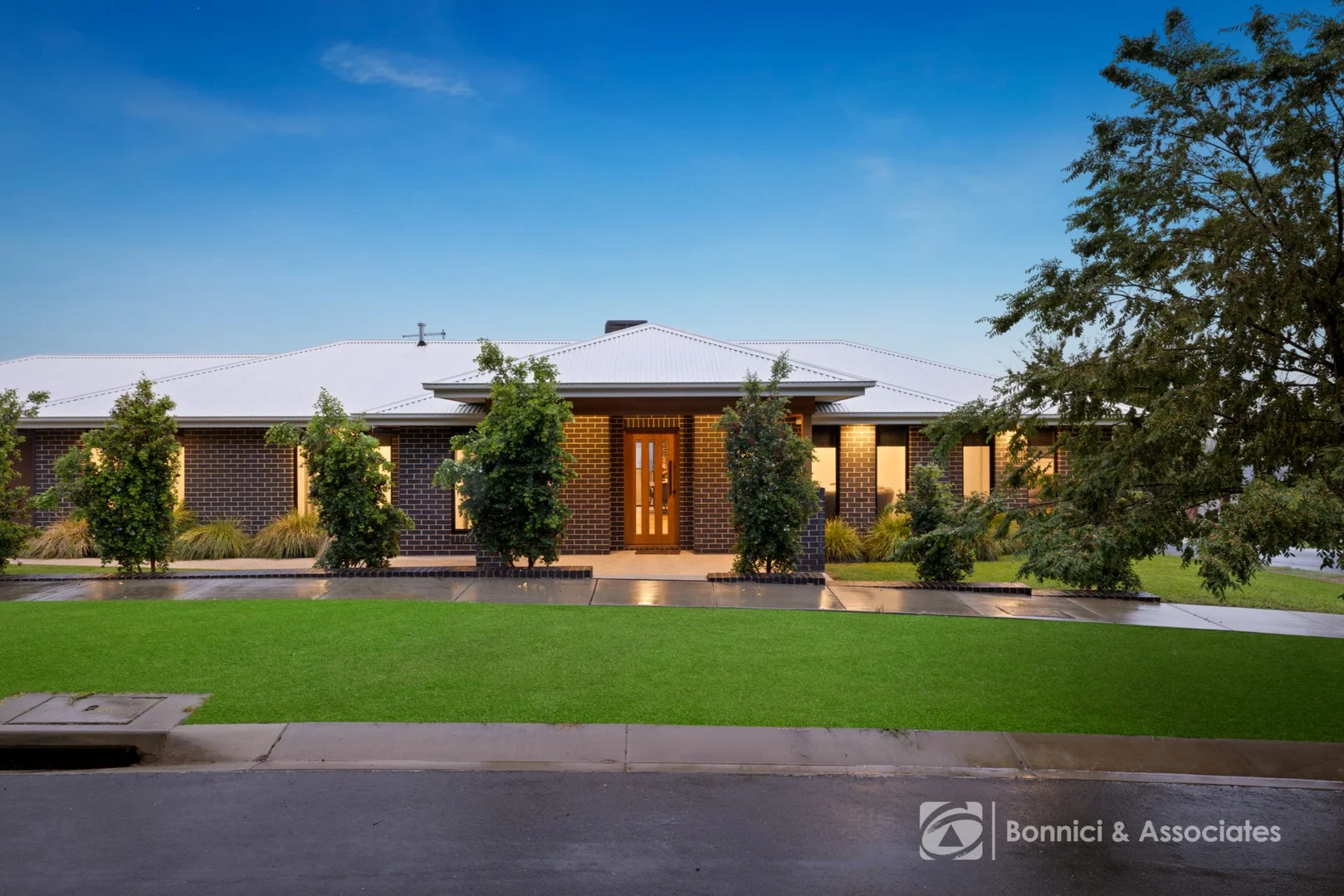10 Avenel Circuit, Wodonga VIC 3690