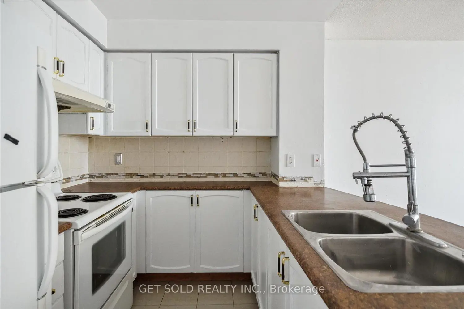 50 Brian Harrison Way 2903 photo 5