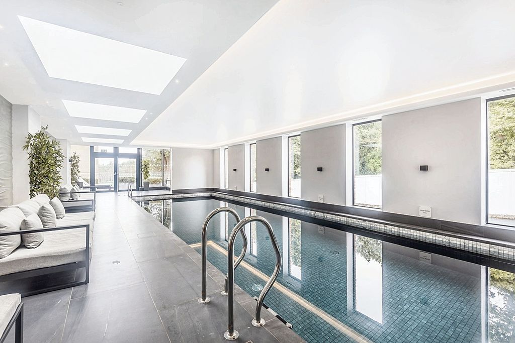 Additional image 25 of 3 bed flat for saleKings Drive, Midhurst GU29