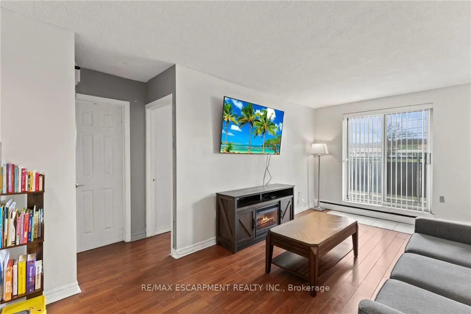 851 Queenston Road 105 photo 4
