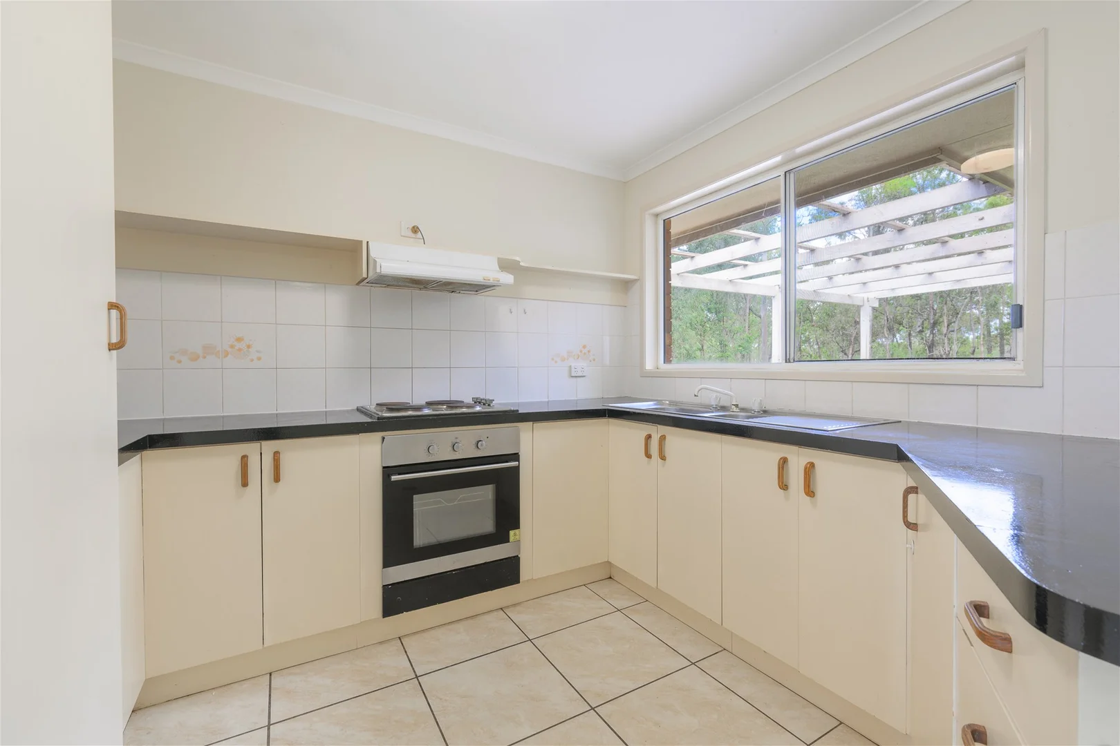 Additional image 2 of 12 Carpentaria Close, Clinton QLD 4680