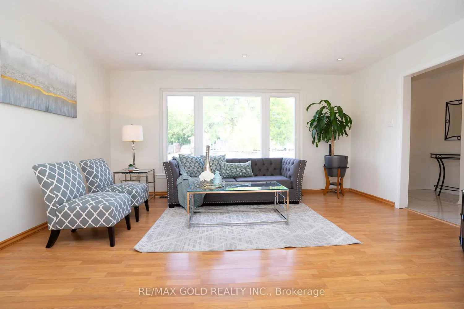 51 Davenport Crescent photo 5