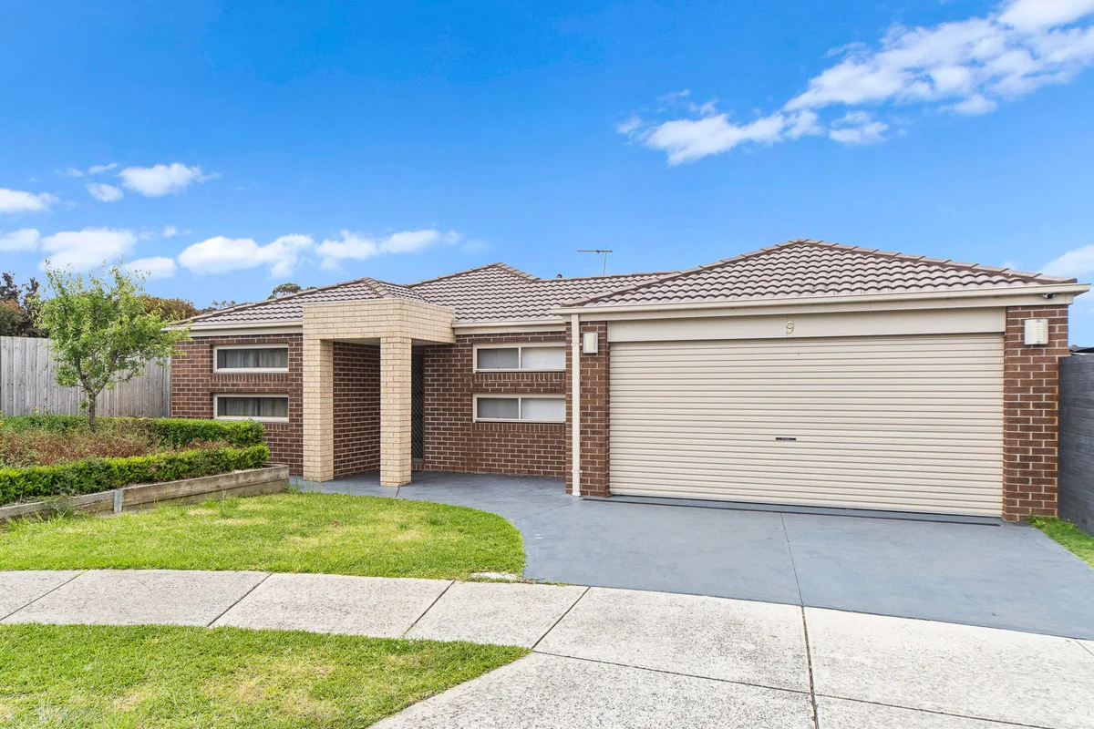 9 Di Blasi Court, Skye VIC 3977
