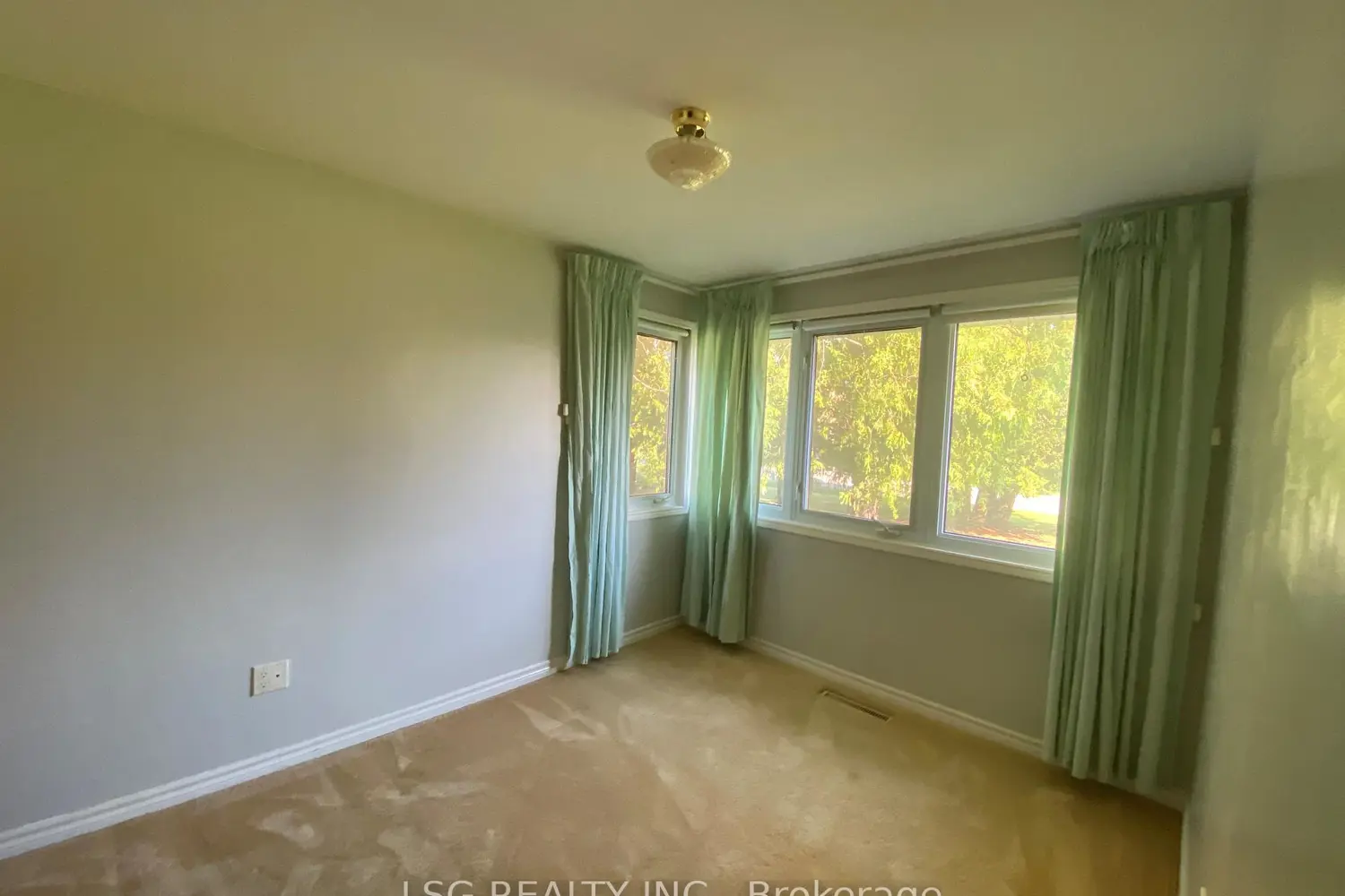 Additional image 8 of 25 Sharon Boulevard