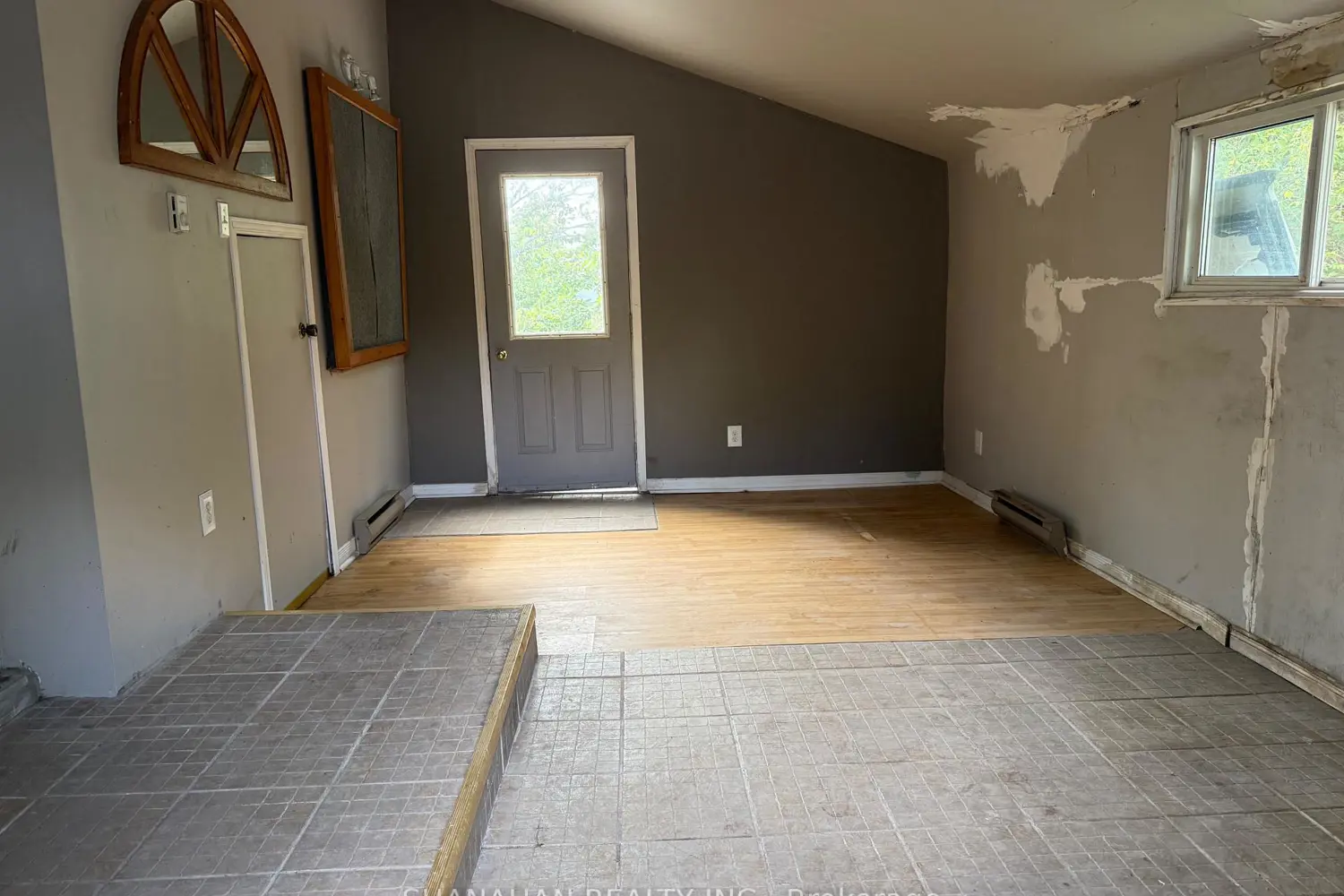 604 Gough Street photo 4