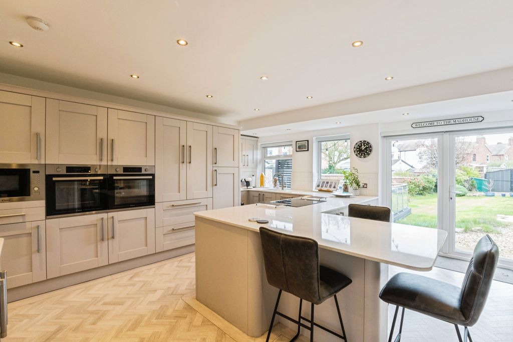 Additional image 7 of 5 bed semi-detached house for saleMythop Road, Lytham St. Annes FY8