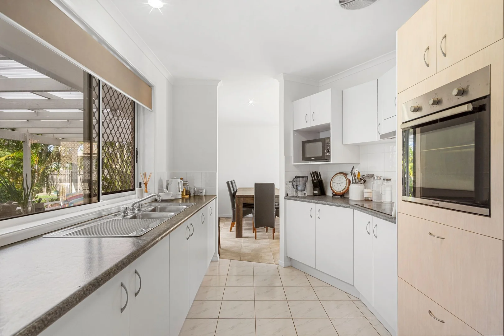 Additional image 7 of 11 Chiltern Place, Sandstone Point QLD 4511