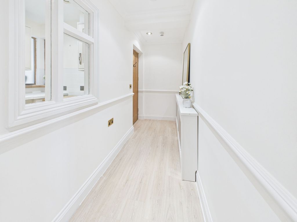 Additional image 5 of 2 bed flat for salePrebendal Court, Station Road, Shipton-Under-Wychwood, Chipping Norton OX7