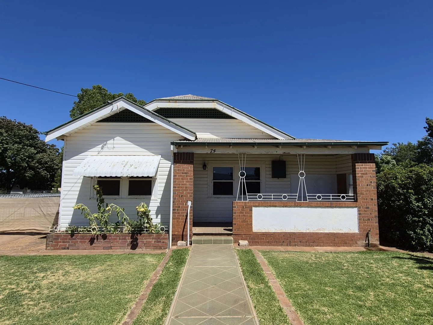 74 Gallipoli St, Temora NSW 2666
